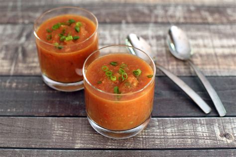  Gazpacho en Cordoba: En Lättsam och Uppfriskande Sommartvätt för Sinnena!