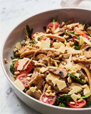  Rôasted Chicken and Mushroom Salad - En Smakrik Kycklingfest med Små Svampvänner